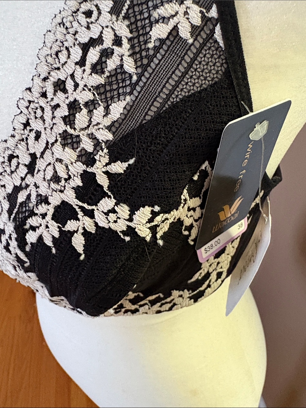 NWT Wacoal/Soma Lace-Trim Bralette in Black and Cream - Picture 2 of 10